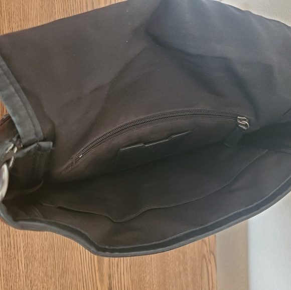 A Black Coach Bag - Picture 3 of 5